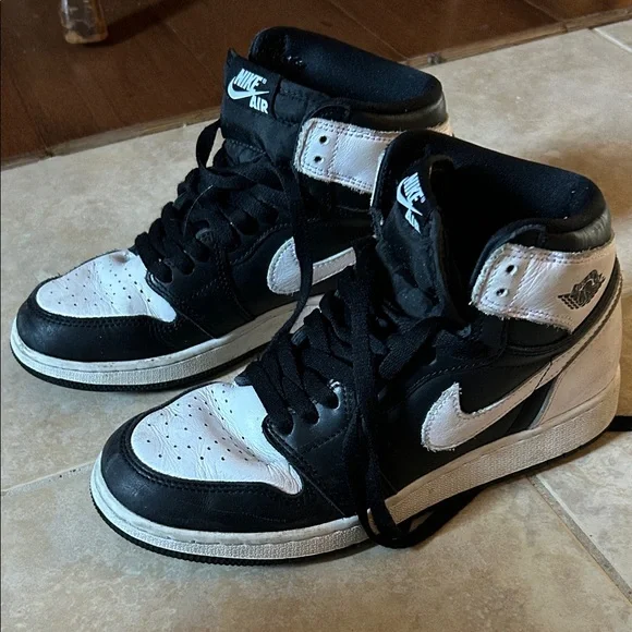 NIKE AIR JORDAN BOYS 6Y - Picture 3 of 5